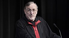 Rick Adelman p�i svém vstupu do Basketbalové Sín� slávy ve Springfieldu