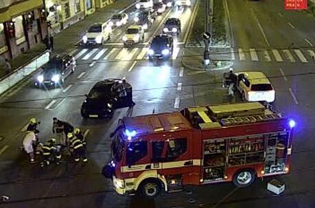 Nehoda automobilu a dvou chodc na kiovatce ulic Argentinská a Plynární v...