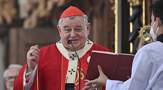 Kardinál Dominik Duka hovo�í p�i bohoslu�b� ve zrekonstruované bazilice svatého...