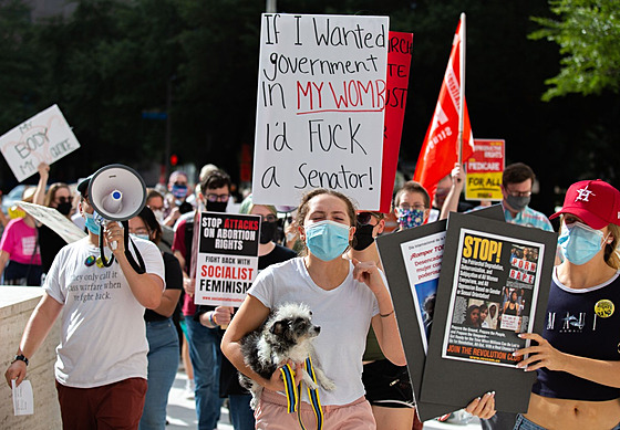 Lidé v texaském Houstonu protestují proti novému zákonu o potratech. (5. záí...