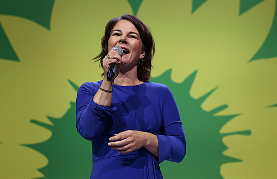 Kandidátka Zelených Annalena Baerbocková v Berlín po oznámení prvotních...