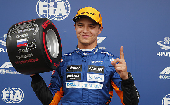 Lando Norris po vítzství v kvalifikaci na Velkou cenu Ruska formule 1.