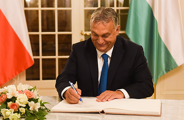 Orbán se nechce míchat do konfliktu s Ruskem. Na Ukrajinu odmítá poslat zbraně či vojáky
