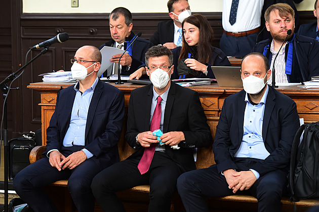 Soud zprostil obžaloby 24 lidí a dvě firmy v kauze veřejných IT zakázek