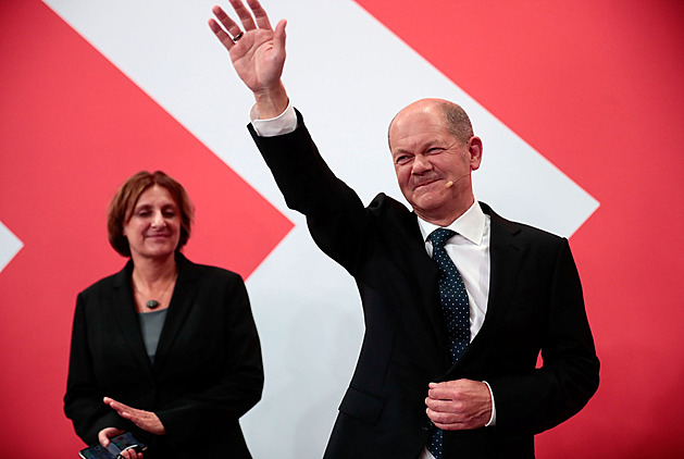 Německé volby vyhráli sociální demokraté, CDU/CSU je na historickém minimu
