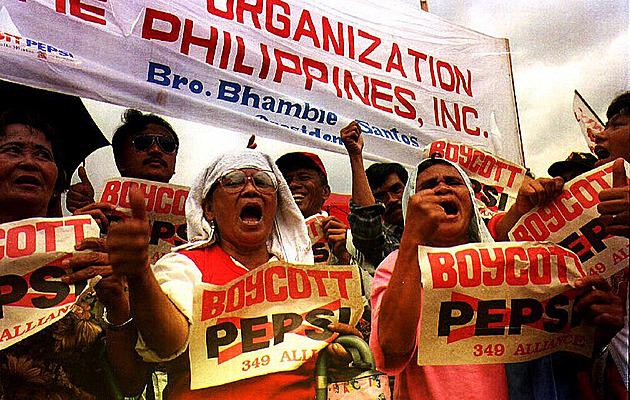 Nešťastné číslo. Zpackaná soutěž Pepsi skončila na Filipínách nepokoji