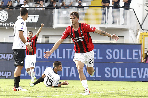 Už i nejmladší Maldini dal gól za AC Milán, Barák přispěl k remíze Verony
