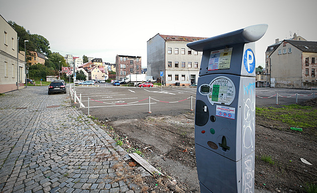 Liberec, 23. 9. 2021, parkovit v Lucemburské ulici