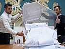 Píprava na sítání volebních lístk po uzavení volebních místností v Moskv...