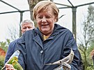Angela Merkelová navtívila ptaí park v Marlow. (24. záí 2021)