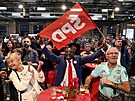 Píznivci a lenové SPD v Berlín sledují první prognózy výsledku voleb do...