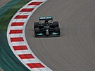 Lewis Hamilton z Mercedesu jede Velkou cenu Ruska.