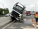 Nehoda kamionu na dálnici D1 u praského Spoilova zablokovala smr do hlavního...