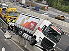 Nehoda kamionu na dálnici D1 na praském Spoilov zneprjezdnila ve stedu...