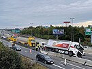 Nehoda kamionu na dálnici D1 na praském Spoilov zneprjezdnila ve stedu...