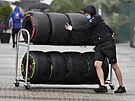 V Soi vládne voda, i pneumatiky Pirelli míí ped tréninkem na VC Ruska...