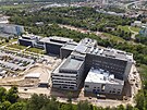 Výstavba kampusu Lékaské fakulty v Plzni je v plném proudu. Letecký snímek z...
