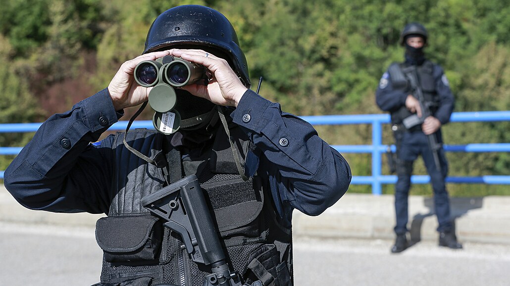 Kosovská policie na hranici se Srbskem (27. záí 2021)