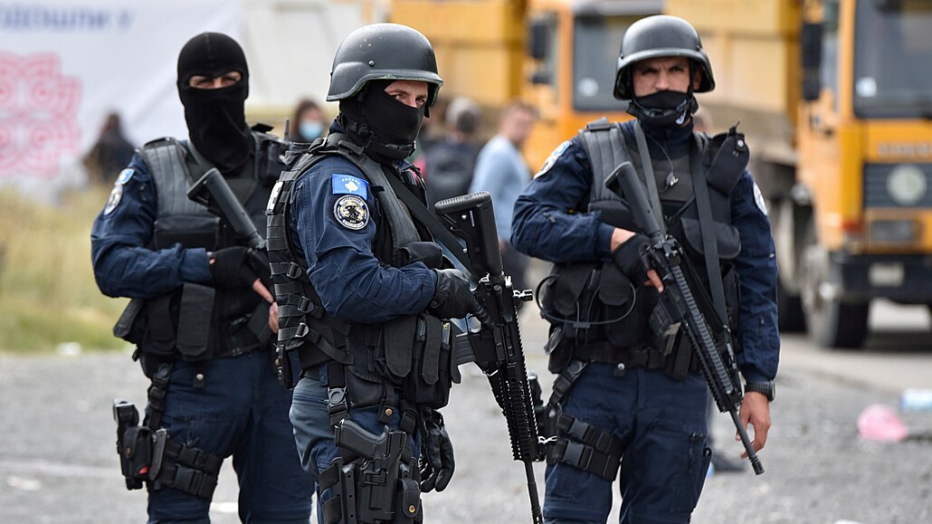 Policie na hranici mezi Kosovem a Srbskem (27. zá�í 2021)