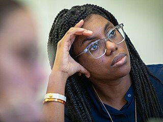 Britská ministryně pro rovnost Kemi Badenochová (3. prosince 2020)