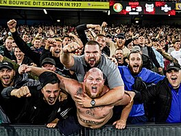 Fanouci Feyenoordu slav jeden z pti gl svho tmu v poslednm ligovm...
