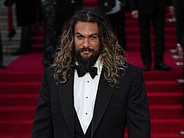 Jason Momoa na premié�e filmu Není �as zem�ít (Londýn, 28. zá�í 2021)