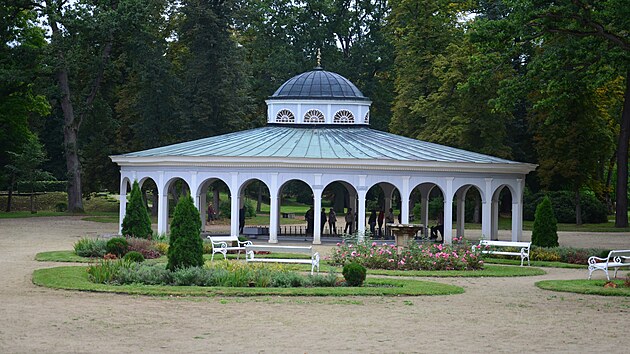 Pr�zdn� a ch�traj�c� Luisiny l�zn� ve Franti�kov�ch L�zn�ch se maj� v dohledn� dob� st�t modern� rehabilita�n� klinikou.