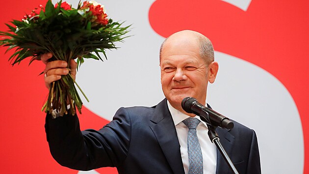 Volebn� l�dr SPD Olaf Scholz na jedn�n� veden� strany v Berl�n� (27. z��� 2021)