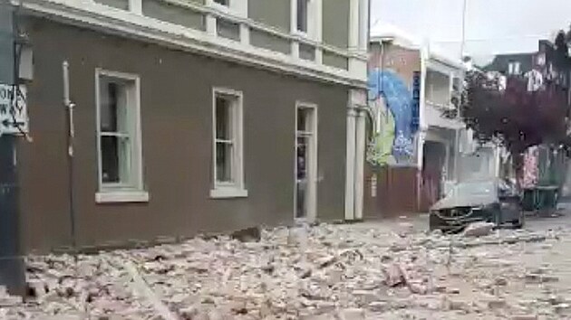 Australský stát Viktoria zasáhlo zemětřesení. Na snímku zasažená budova v Melbourne. (22. září 2021)