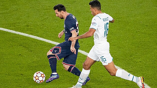Lionel Messi (PSG) unik Rodrimu z Manchesteru City.