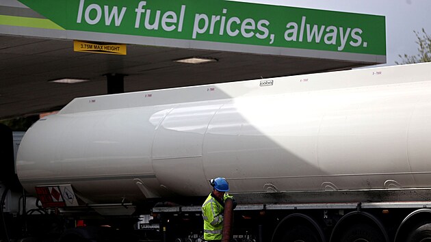 Britnii trp benznov krize, erpac stanice el nedostatku pohonnch hmot. (29. z 2021)
