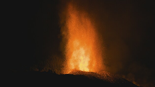 Na španělském ostrově La Palma na Kanárských ostrovech vybuchla sopka. (20. září 2021)