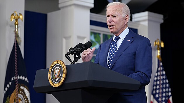 Americk prezident Joe Biden dostal tet dvku vakcny proti koronaviru. (27. z 2021)