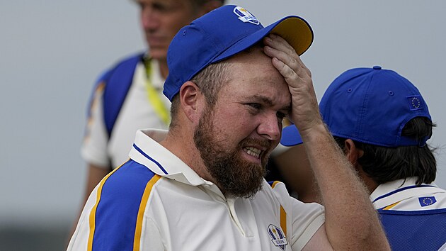 Shane Lowry pi singlovm souboji v Ryder Cupu. U v, e Evropa utrp drtivou porku.