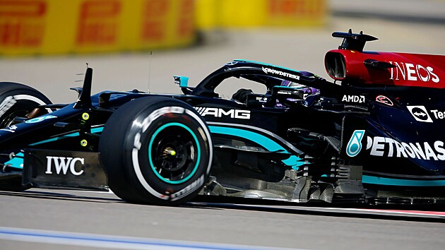 Lewis Hamilton z Mercedesu v trninku na Velkou cenu Ruska F1.
