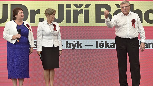 esk strana sociln demokratick zahjila 25. z 2021 na brnnskm vstaviti "ostrou" fzi kampan ped jnovmi volbami do Snmovny.Zleva Alena rov, Alena Gajdkov a Ji Bhounek.
