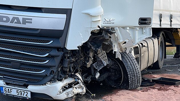 U Rakovníka se čelně střetl kamion s osobním autem (22. 9. 2021)