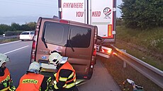 Váná dopravní nehoda zamstnala brzy ráno olomoucké hasie na 279,9 kilometru...