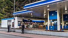 Mu� odmítající nosit rou�ku zast�elil ve m�st� Idar-Oberstein pokladníka...