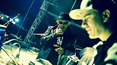 Domibik Turza alias DJ Roxtar na pódiu s Praským výbrem