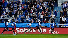 Radost hrá Deportiva Alavés po úvodní brance v utkání s Atléticem Madrid.