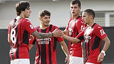 Brahim Díaz z AC Milán se spolen se spoluhrái raduje z druhého a zárove...