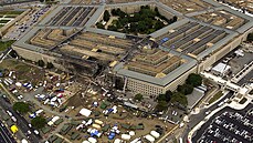 Budova Pentagonu zničená po útoku z 11. září 2001