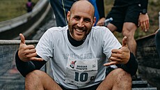 Bývalý fotbalový reprezentant Jan Koller pi závod Red Bull 400 na Jetdu...
