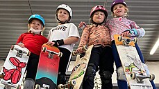 Skateboardingu se vnují dti u od nízkého vku.