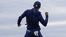 Collin Morikawa z USA se raduje bhem druhého dne Ryder Cupu.