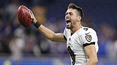 Justin Tucker z Baltimore Ravens se raduje z rekordního kopu.