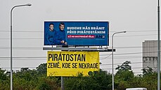 Piráti vyvsili pod Babiv billboard vlastní (28. záí 2020).