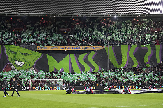 Chybli jsme vám? Fanouci Feyenoordu si uívají návrat na tribuny po omezeních...