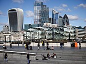 Panorama londýnské finanní tvrti. (jaro 2021)